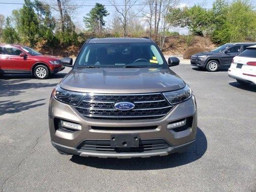 Photo 2 of 34 of 2021 Ford Explorer XLT