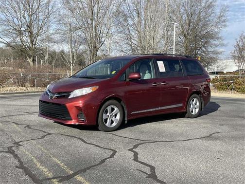 2020 Toyota Sienna LE