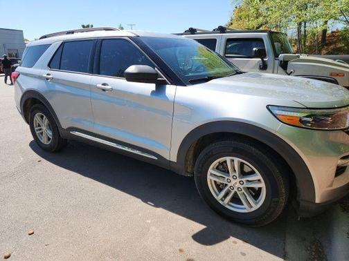 ICONIC SILVER METALLIC 2020 Ford Explorer XLT