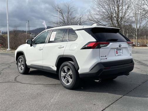 2024 Toyota RAV4 Hybrid XLE