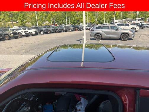 Cayenne Red 2014 Nissan Juke SL