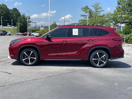 2022 Toyota Highlander XSE