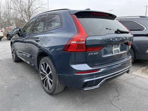 2024 Volvo XC60 B5 Plus Dark Theme
