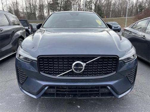 2024 Volvo XC60 B5 Plus Dark Theme