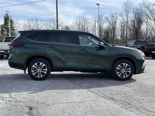 2024 Toyota Highlander XLE