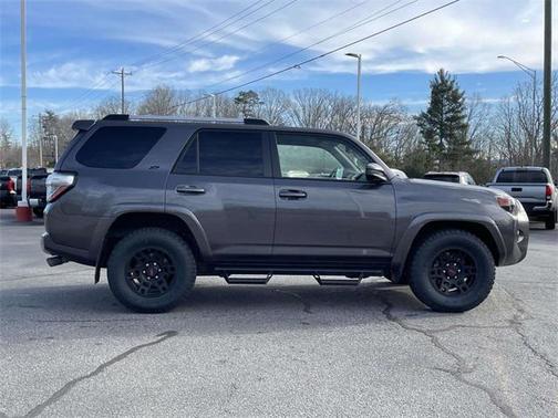 2022 Toyota 4Runner SR5