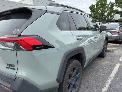 2020 Toyota RAV4 SE