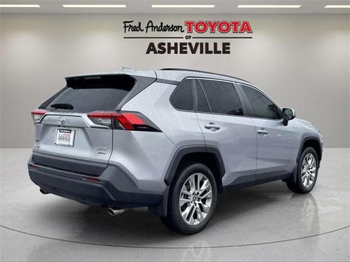 2024 Toyota RAV4 XLE Premium