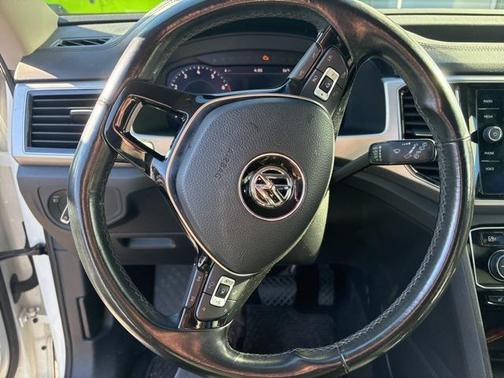 2018 Volkswagen Atlas 3.6L SEL Premium