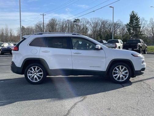 Bright White Clearcoat 2016 Jeep Cherokee Limited