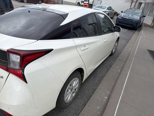 2019 Toyota Prius LE