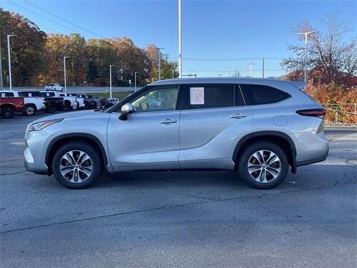 2024 Toyota Highlander XLE