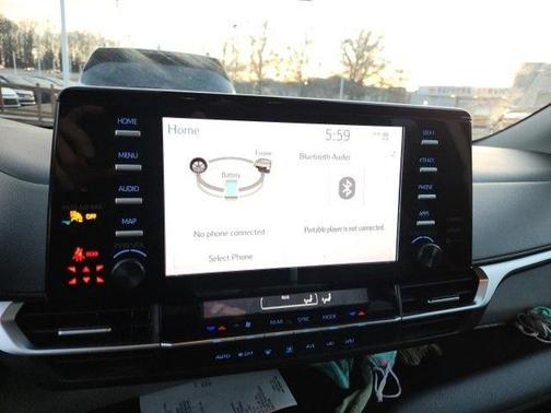 2022 Toyota Sienna LE