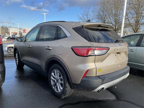 2020 Ford Escape SE