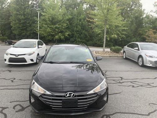 Photo 2 of 24 of 2020 Hyundai Elantra SEL