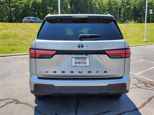 2023 Toyota Sequoia SR5