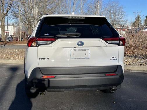 2022 Toyota RAV4 Hybrid XLE