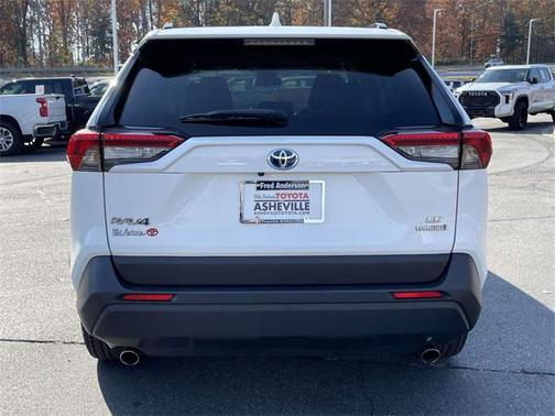 2023 Toyota RAV4 Hybrid SE