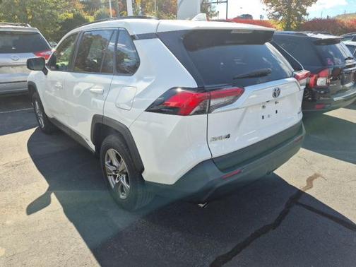 2023 Toyota RAV4 Hybrid SE