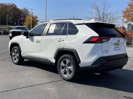2023 Toyota RAV4 Hybrid SE