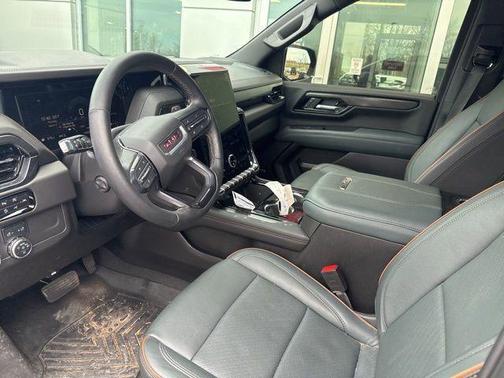 2025 GMC Yukon 4WD AT4