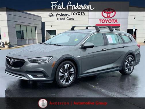 2018 Buick Regal TourX Essence
