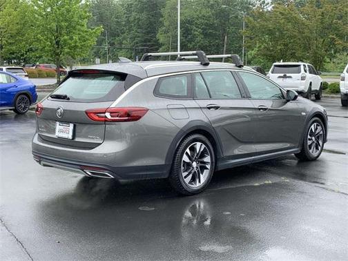2018 Buick Regal TourX Essence