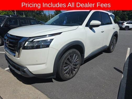 Pearl White Tricoat 2023 Nissan Pathfinder SL 4WD