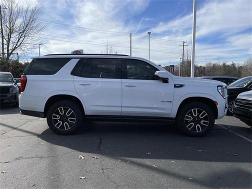 2024 GMC Yukon 4WD AT4