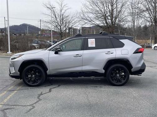 2022 Toyota RAV4 Hybrid SE