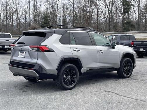 2022 Toyota RAV4 Hybrid SE