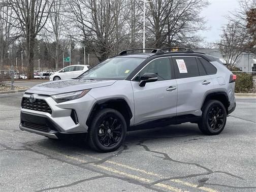 2022 Toyota RAV4 Hybrid SE