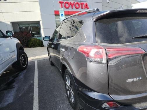 2018 Toyota RAV4 Hybrid SE