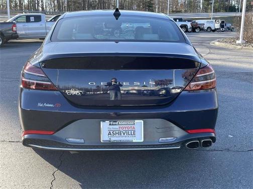 2023 Genesis G70 2.0T RWD