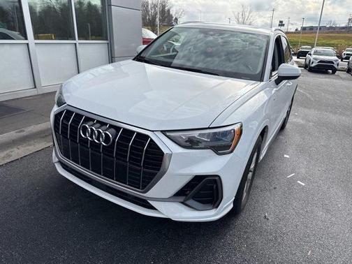 2022 Audi Q3 45 S line Premium