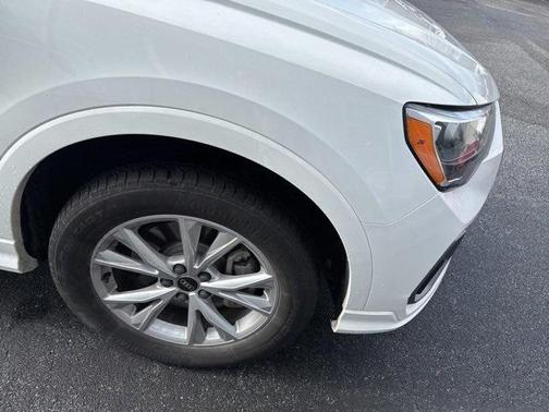 2022 Audi Q3 45 S line Premium