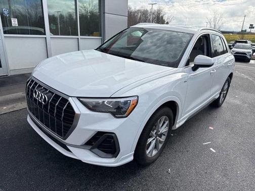 2022 Audi Q3 45 S line Premium