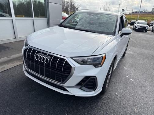 2022 Audi Q3 45 S line Premium