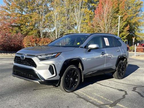 2022 Toyota RAV4 Hybrid SE