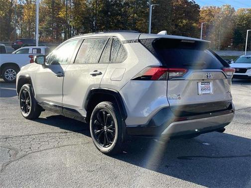 2022 Toyota RAV4 Hybrid SE