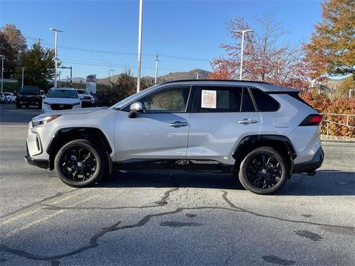 2022 Toyota RAV4 Hybrid SE