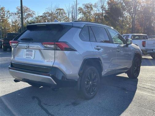 2022 Toyota RAV4 Hybrid SE