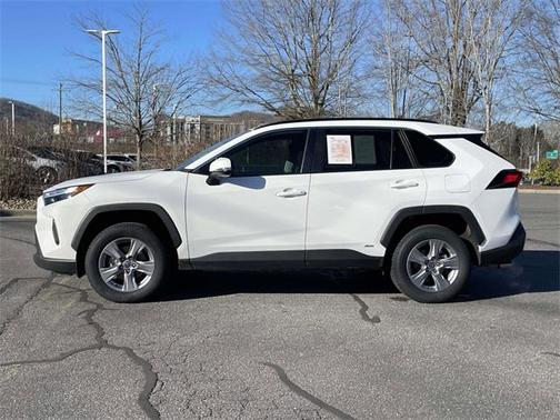 2022 Toyota RAV4 Hybrid XLE