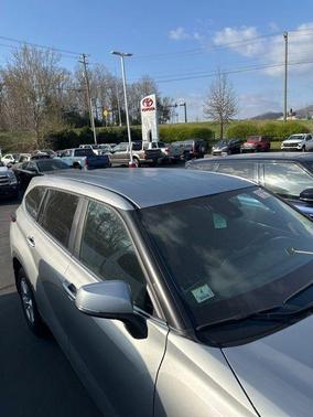 Celestial Silver Metallic 2024 Toyota Highlander LE