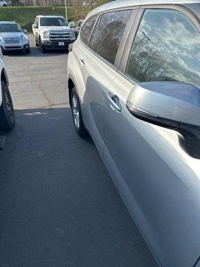 Celestial Silver Metallic 2024 Toyota Highlander LE