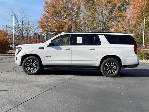 2022 GMC Yukon XL 4WD AT4