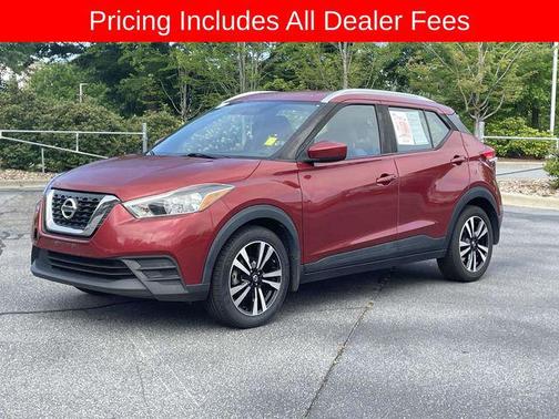 Cayenne Red Metallic 2019 Nissan Kicks SV