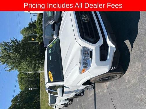 White 2022 Toyota Tacoma SR