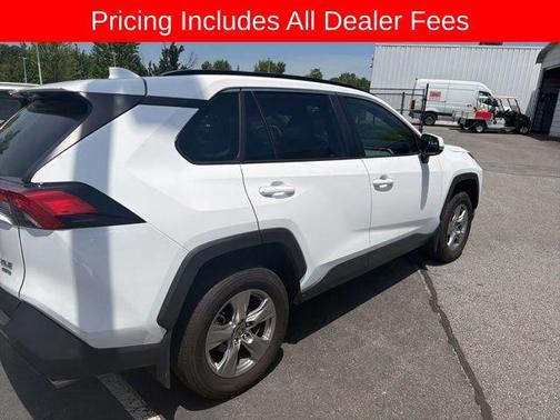 Ice Cap 2024 Toyota RAV4 XLE