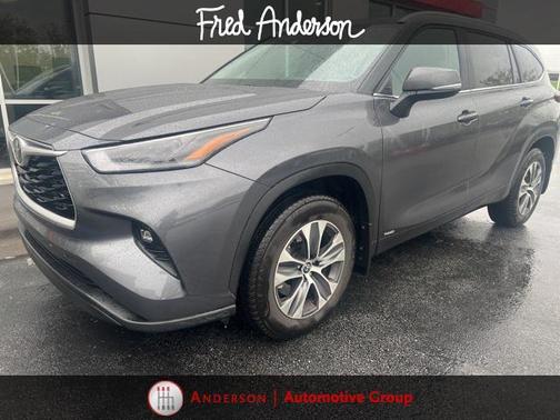 2025 Toyota Highlander Hybrid XLE